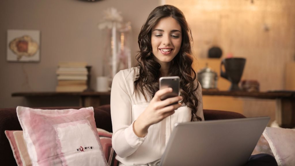 Best Online Colleges for Business Administration: Top Picks!
