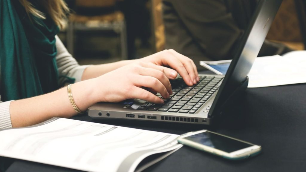Online MBA for Physicians: 15 Programs Tailored for Healthcare Experts!